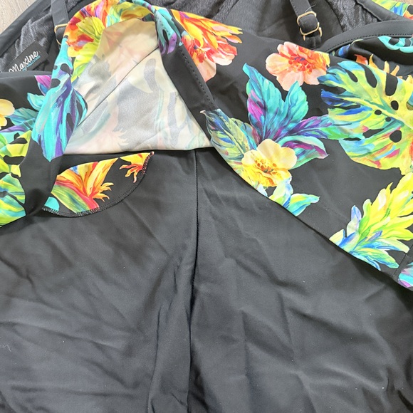 Maxine of Hollywood Full coverage tummy control one piece tropical swimwear one - Picture 6 of 8